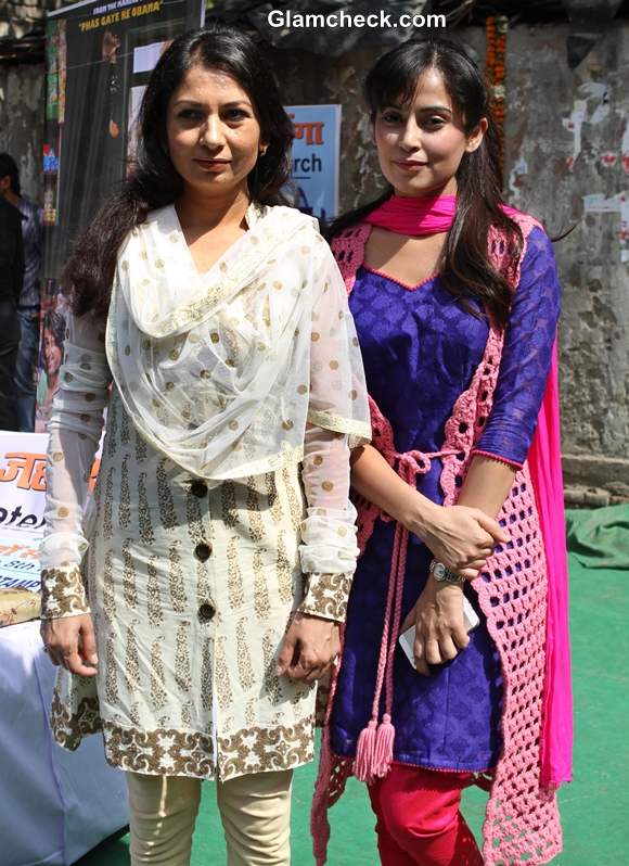 Disha Pandey with Pragati Pandey Cast of Saare Jahaan Se Mehnga