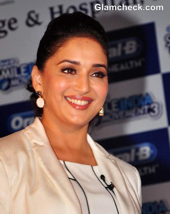 Madhuri Dixit Nene 2013 hairstyle makeup