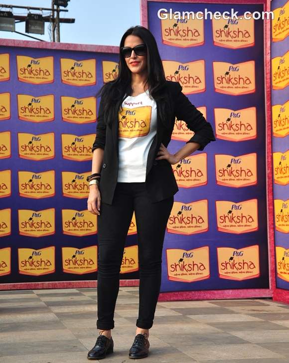 Neha Dhupia 2013 The Walk For The Love Of Shiksha