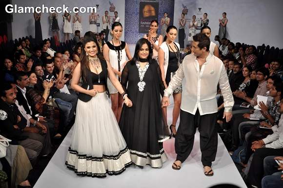 Shwetha Bhargava show bangalore fashion week summer showers 2013