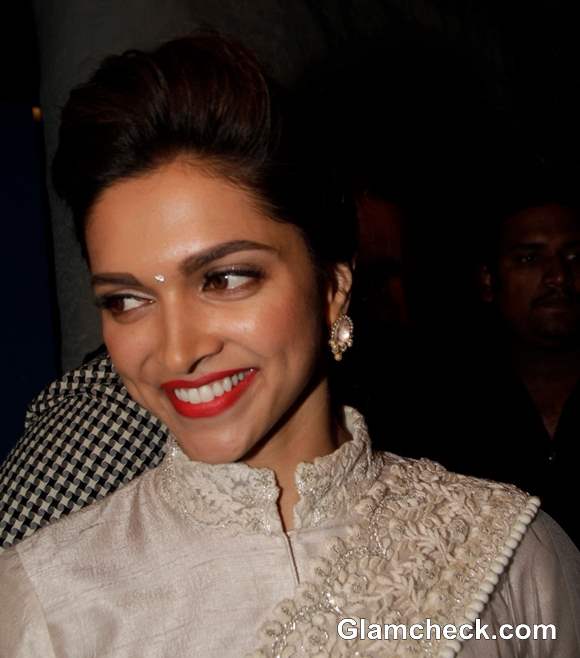 Bollywood Celeb Makeup Trend Orange Lips- Deepika Padukone