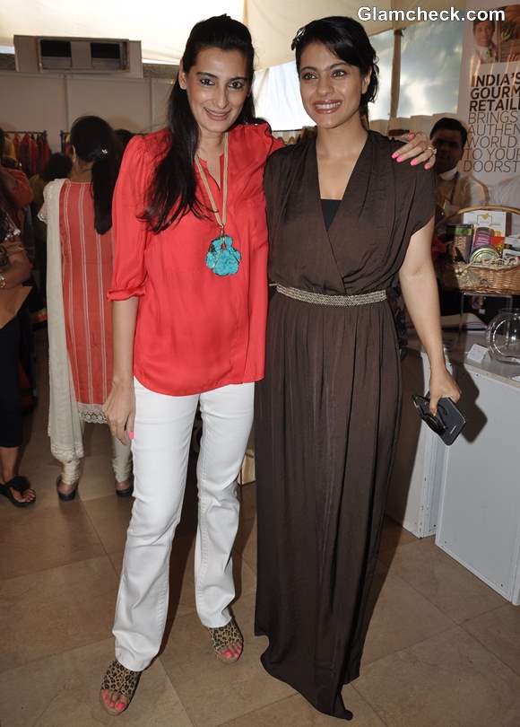 Kajol and Mana Shetty at Children NGOs Aariash Exhibition