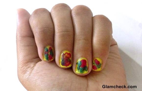 Nail Art holi inspired nails