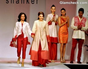 Soha Ali Khan Walks the Ramp for Sunita Shanker North East Fest 2013