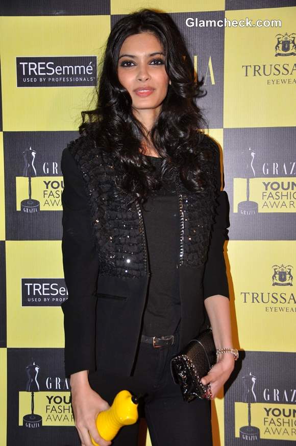 Diana Penty Sexy in All-Black Outfit at Grazia Awards 2013