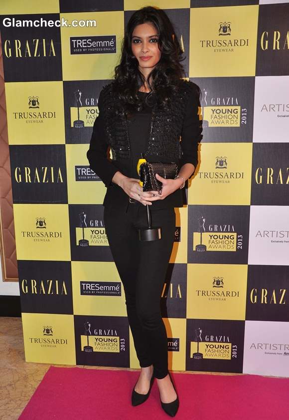 Diana Penty Sexy in All-Black Outfit at Grazia Awards 2013 — Indian Fashion