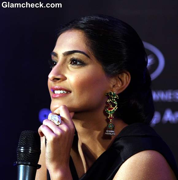 Sonam Kapoor Timeless Hairstyle  Makeup DIY 2013