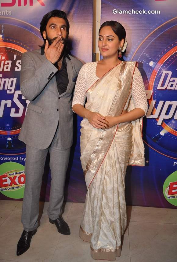 Sonakshi Sinha Ranvir Singh Promote Lootera  Indias Dancing Superstar