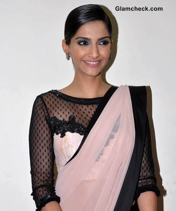 Sonam Kapoor 2013 sari