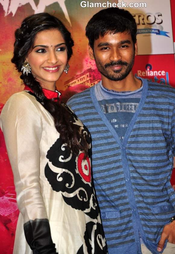 Sonam Kapoor with Dhanush in Raanjhanaa