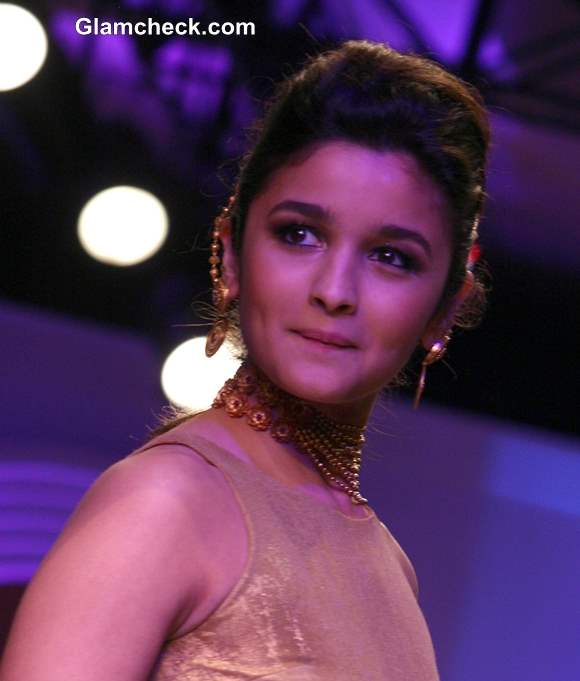 Alia Bhatt The Azva Show India Bridal Fashion Week 2013