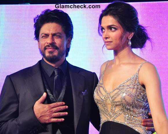 Deepika Padukone Sharukh Khan at Chennai Express Music Launch