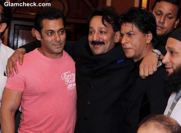 Shahrukh Salman Embrace at Iftar Party become friends