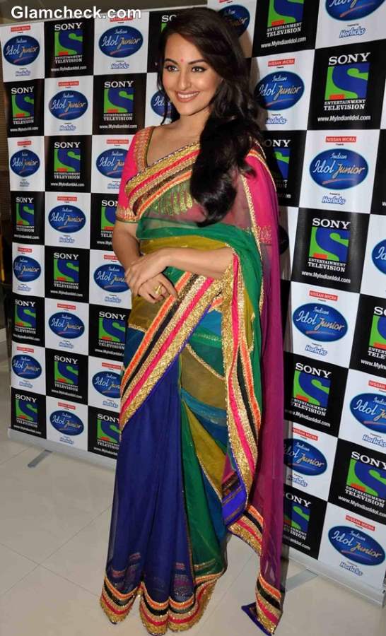 Sonakshi Sinha Promotes Lootera on Indian Idol Jr