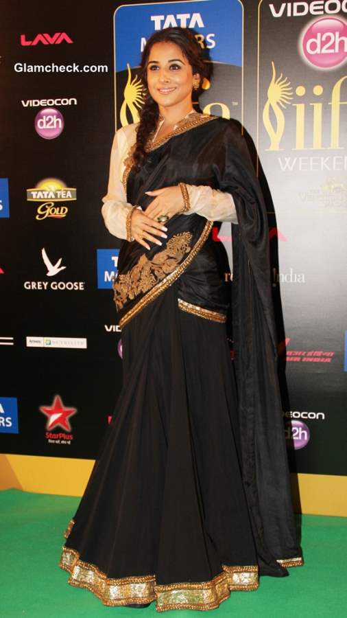 Vidya Balan in Black Sari at IIFA Rocks 2013