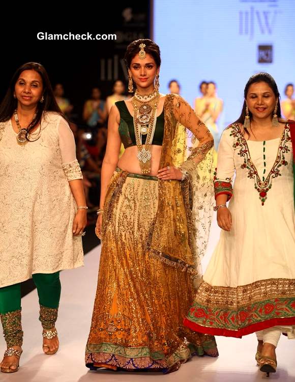 Aditi Rao Hydari for Dipti Amisha at IIJW 2013