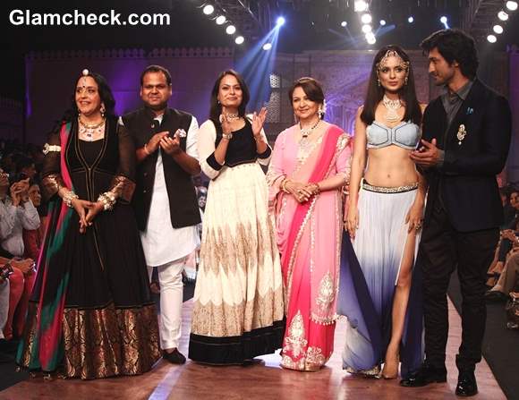 Celebs Birdhichand Ghanshyamdas Jewellers at IIJW 2013