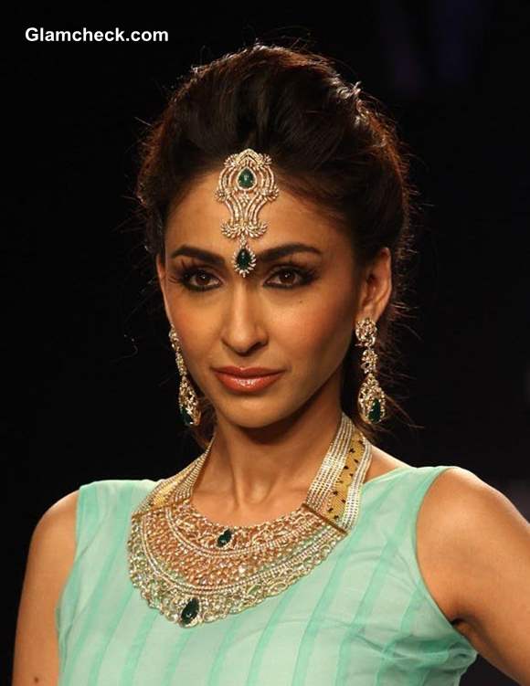 GIA Jewlery IIJW 2013