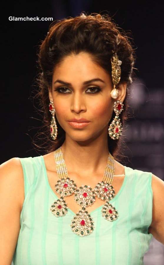 GIA Jewlery at IIJW 2013