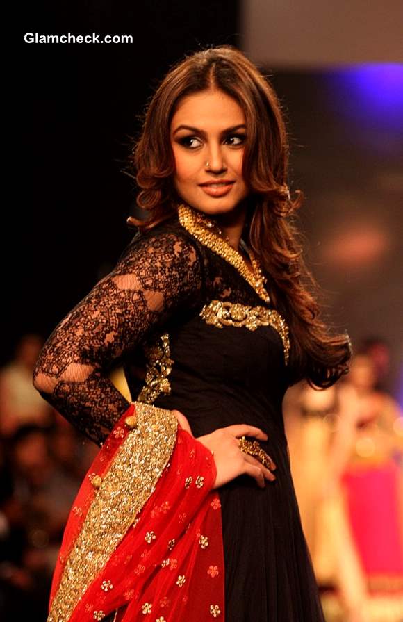 IIJW 2013 Auro Gold Jewels Huma Qureshi