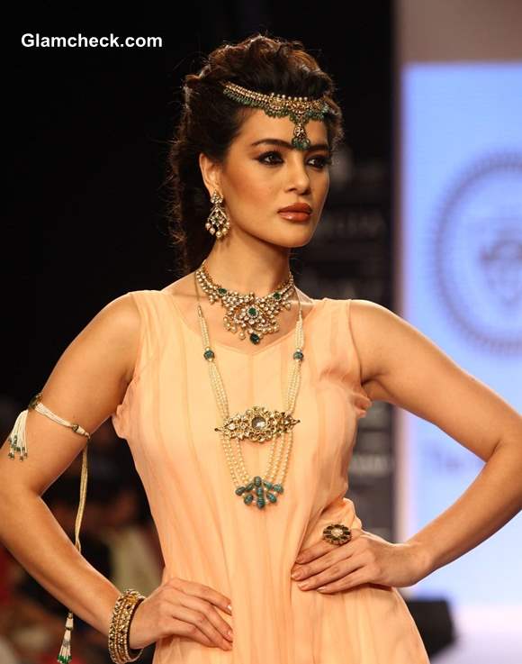 IIJW 2013 GIA Jewlery kundan