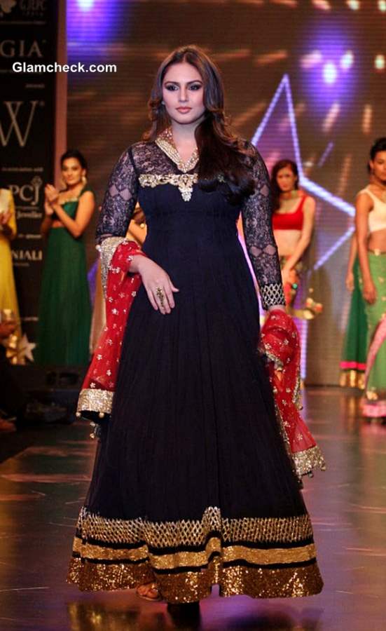 IIJW 2013 - Huma Qureshi for Auro Gold Jewels