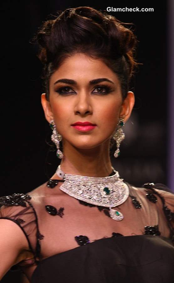 IIJW 2013  Moni Agrawal jewlery ollection