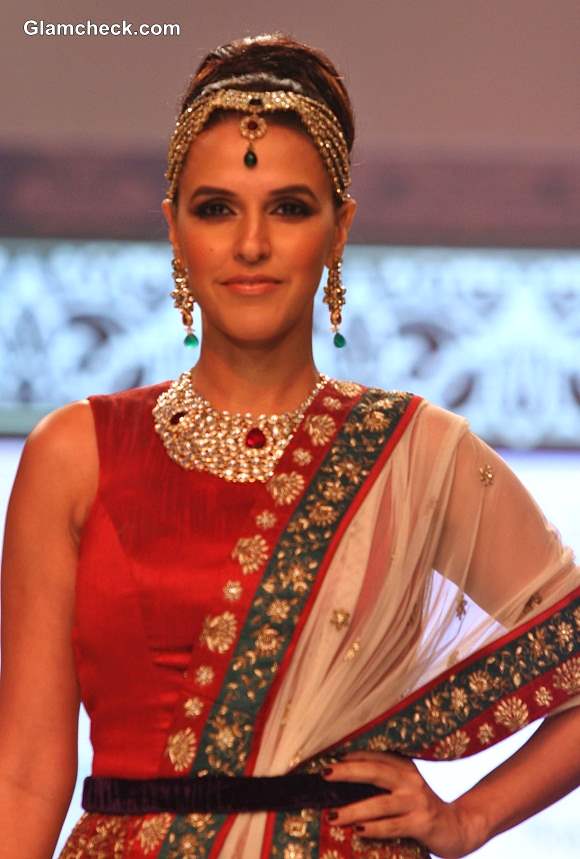 IIJW 2013 Neha Dhupia at Gitanjali Jewels