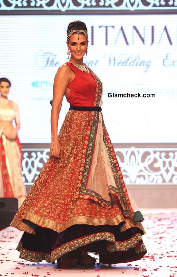 IIJW 2013 Neha Dhupia for Gitanjali Jewels show