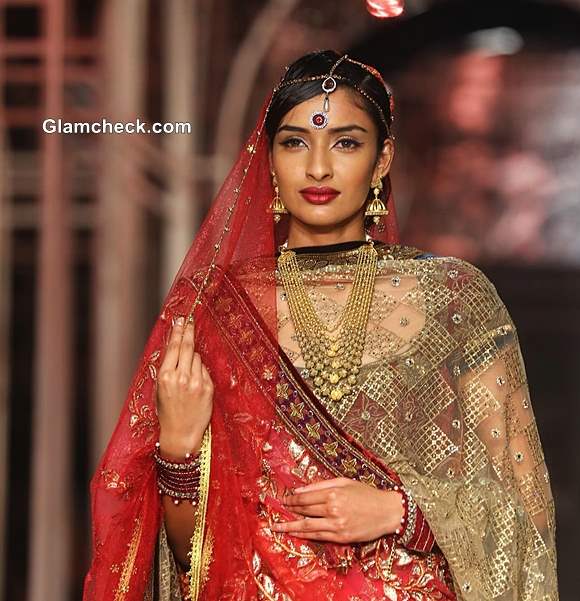 India Bridal Fashion Week 2013 Grand Finale collection by Tarun Tahiliani