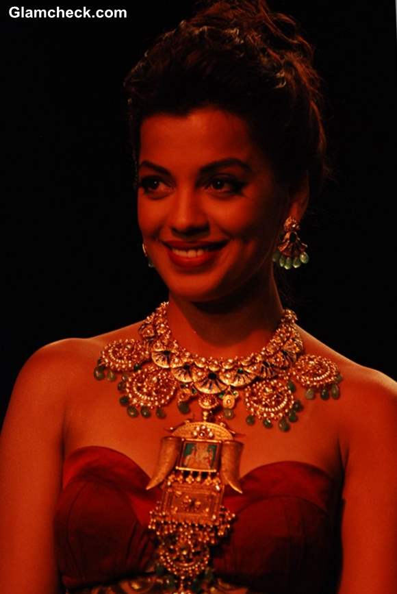 India International Jewelry Week 2013 Mugdha Godse for Apali Jewellers