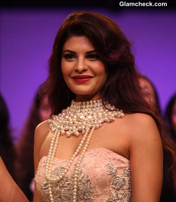 Jacqueline Fernandez Show Stopper for Shehla Khan at LFW Winter-Festive 2013