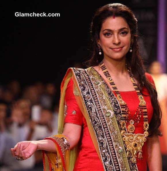 Juhi Chawla IIJW 2013 for Shringar Mangalsutra