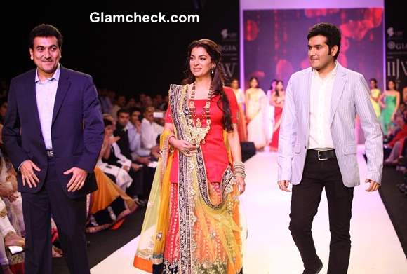 Juhi Chawla Showstopper for Shringar Mangalsutra at IIJW 2013