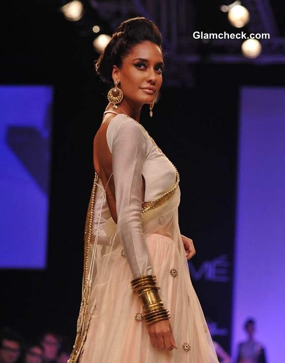LFW 2013 Lisa Hayden Show Stopper for Payal Singhal