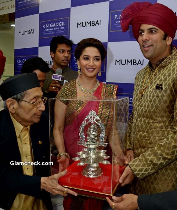 Madhuri Dixit Inaugurates Jewellery Store in Mumbai