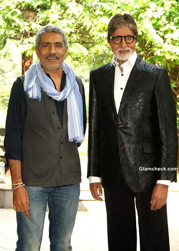 Prakash Jha Big B Jet to Delhi for Photoshoot to promote their film Satyagraha