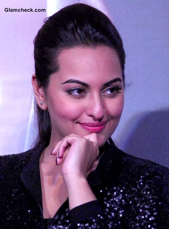 Sonakshi Sinha 2013 Once Upon a Time in Mumbai Dobara 3rd Trailer release