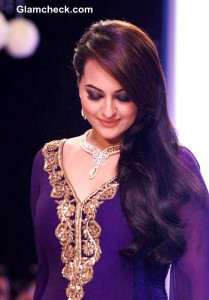 Sonakshi Sinha IIJW 2013 Gitanjali Beti collection