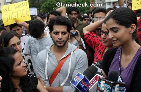 Sonam Kapoor Joins in Silent Protest against Mumbai Gangrape