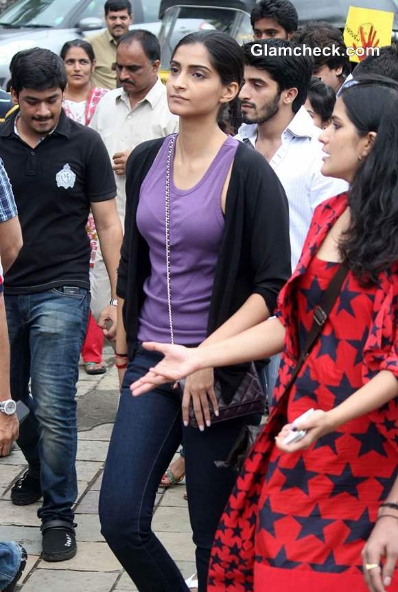 Sonam Kapoor in Silent Protest against Mumbai Gangrape