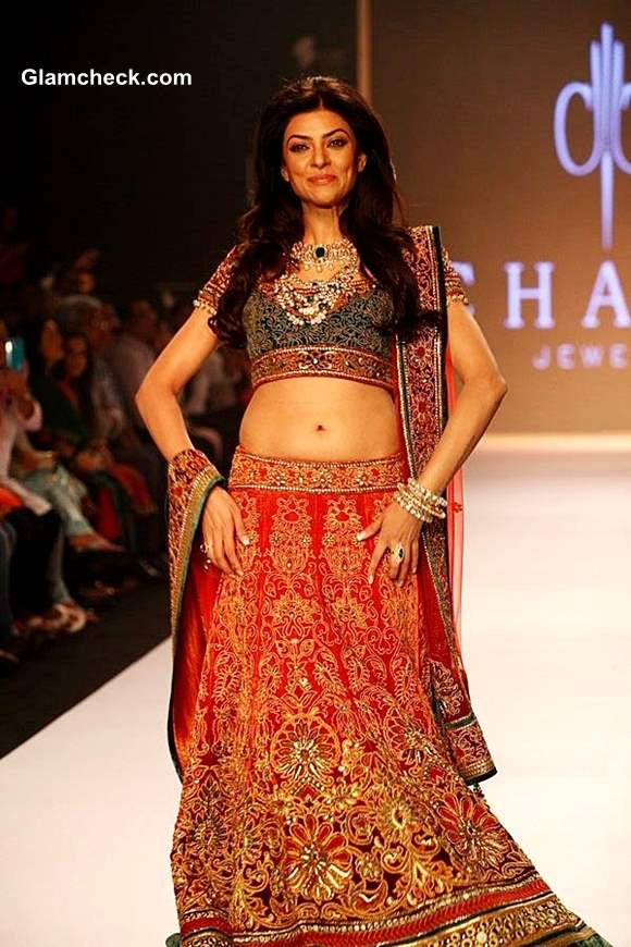 Sushmita Sen for Charu Jewels at IIJW 2013 - Day 3