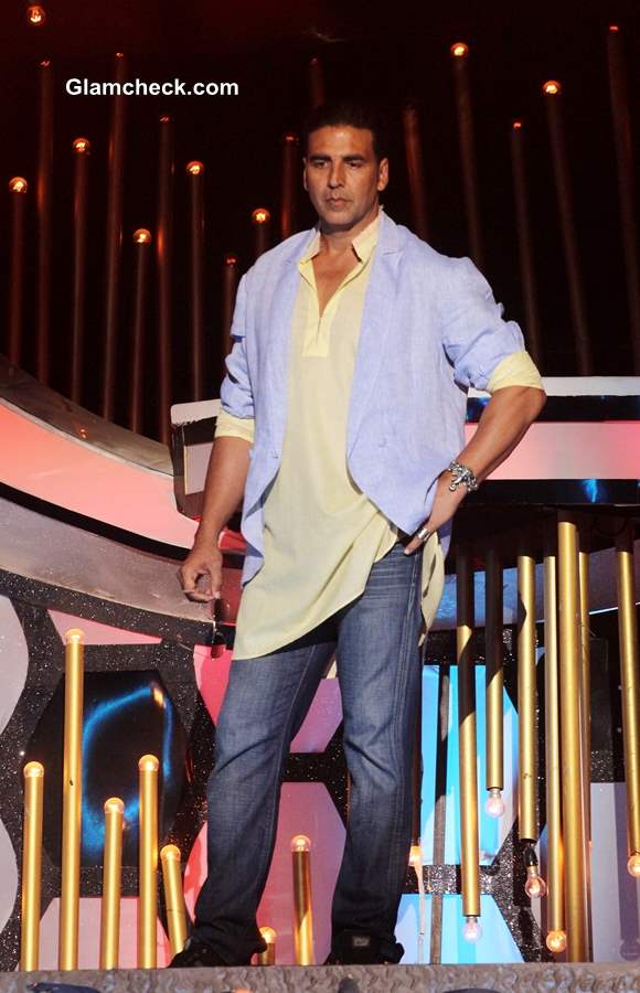 Akshay Kumar Promoting Boss on Dance India Dance