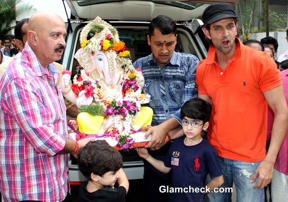 Hrithik Roshan Immerses Ganesh Idol in Mumbai with Father and sons