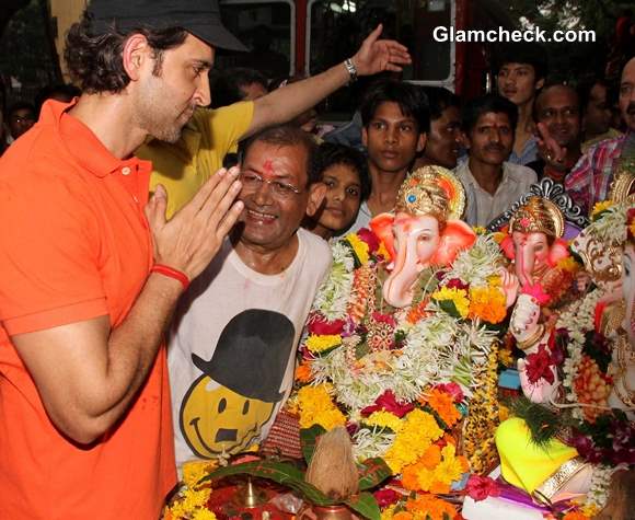 Hrithik Roshan during Ganesh Visarjan 2013