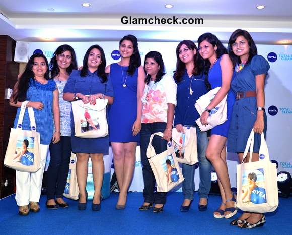 Parineeti Chopra in Blue Dress with Winners of Nivea Contest