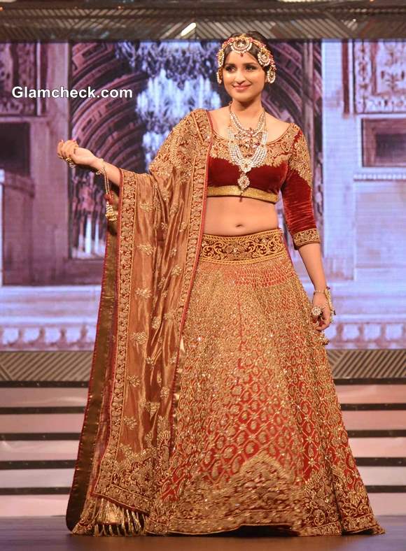 Parineeti Chopra in Lehenga at Yash Chopra Fashion Show Pictures