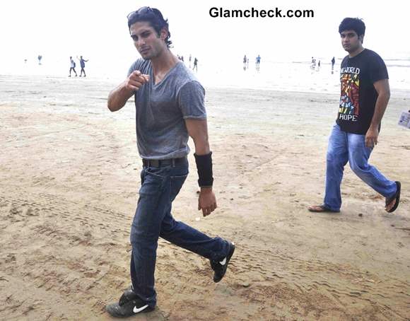 Prateik Babbar Volunteers for Juhu Beach Cleanup Drive