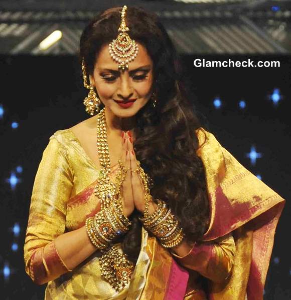 Rekha 2013 pics Yash Chopra at Special Fashion Show