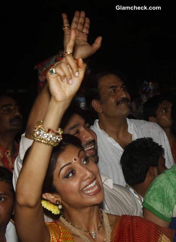 Shilpa Shetty at Ganesh Visarjan 2013